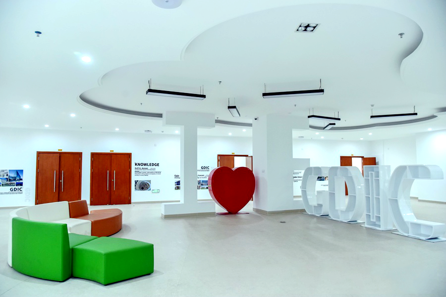 学校教学楼一角环境