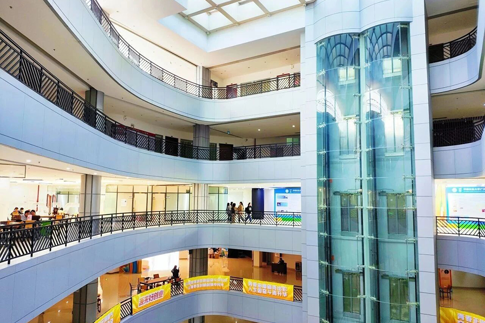 教学楼内部环境