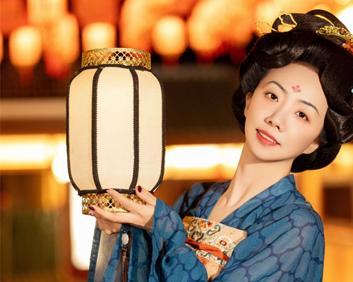 明湖唐装妆容妆造