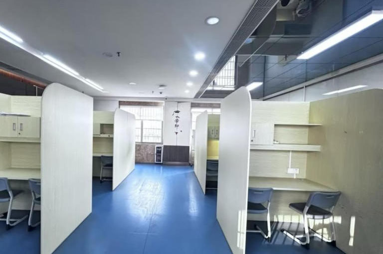 机构自习室环境