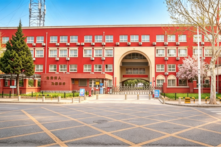 学校校门口
